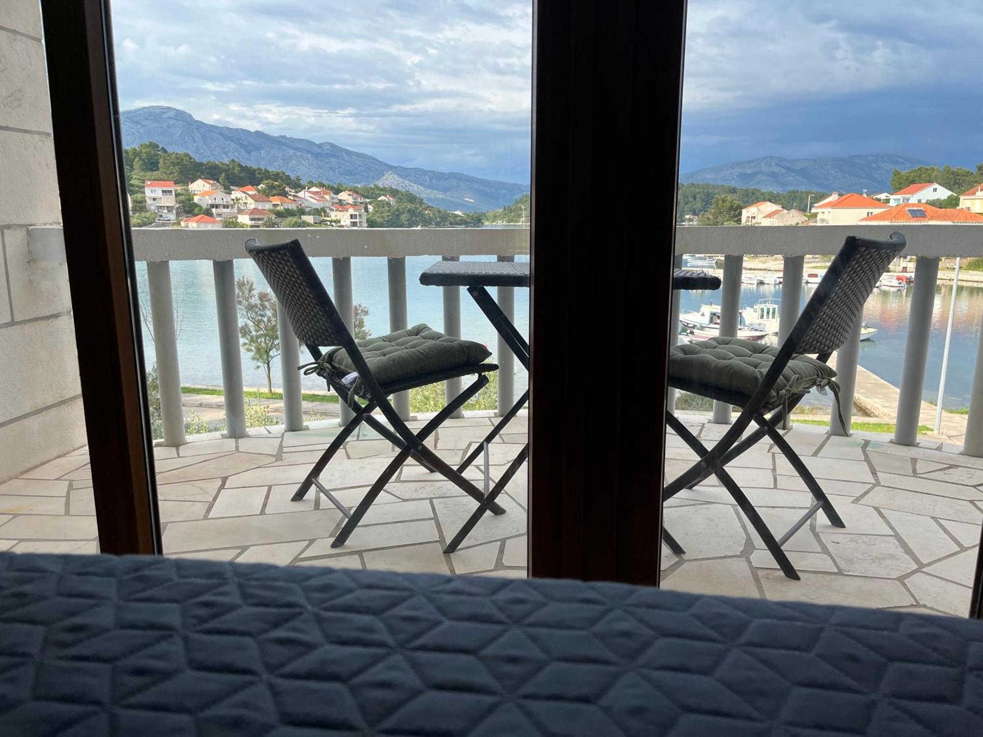 Apartments Ana By The Sea Lumbarda Exterior foto